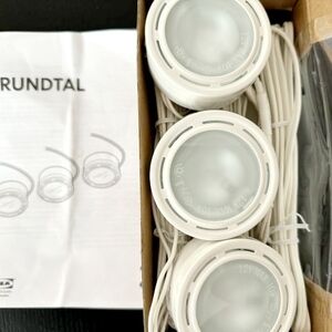 Minimalist Lighting, Wall and Under Counter Includes 3 Lights and A Transformer.